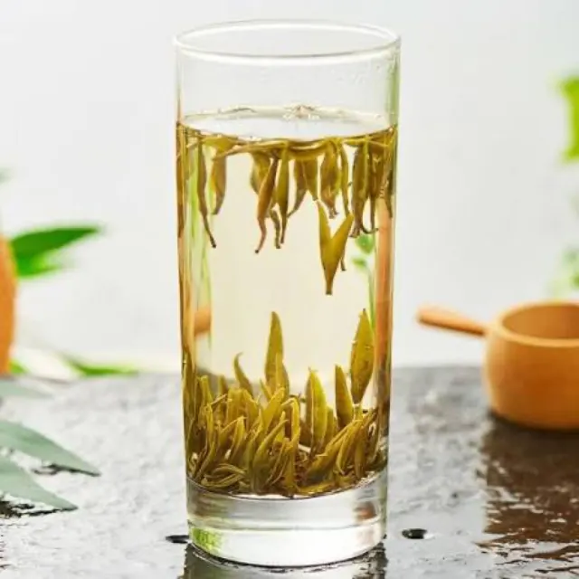 Infusión de té amarillo